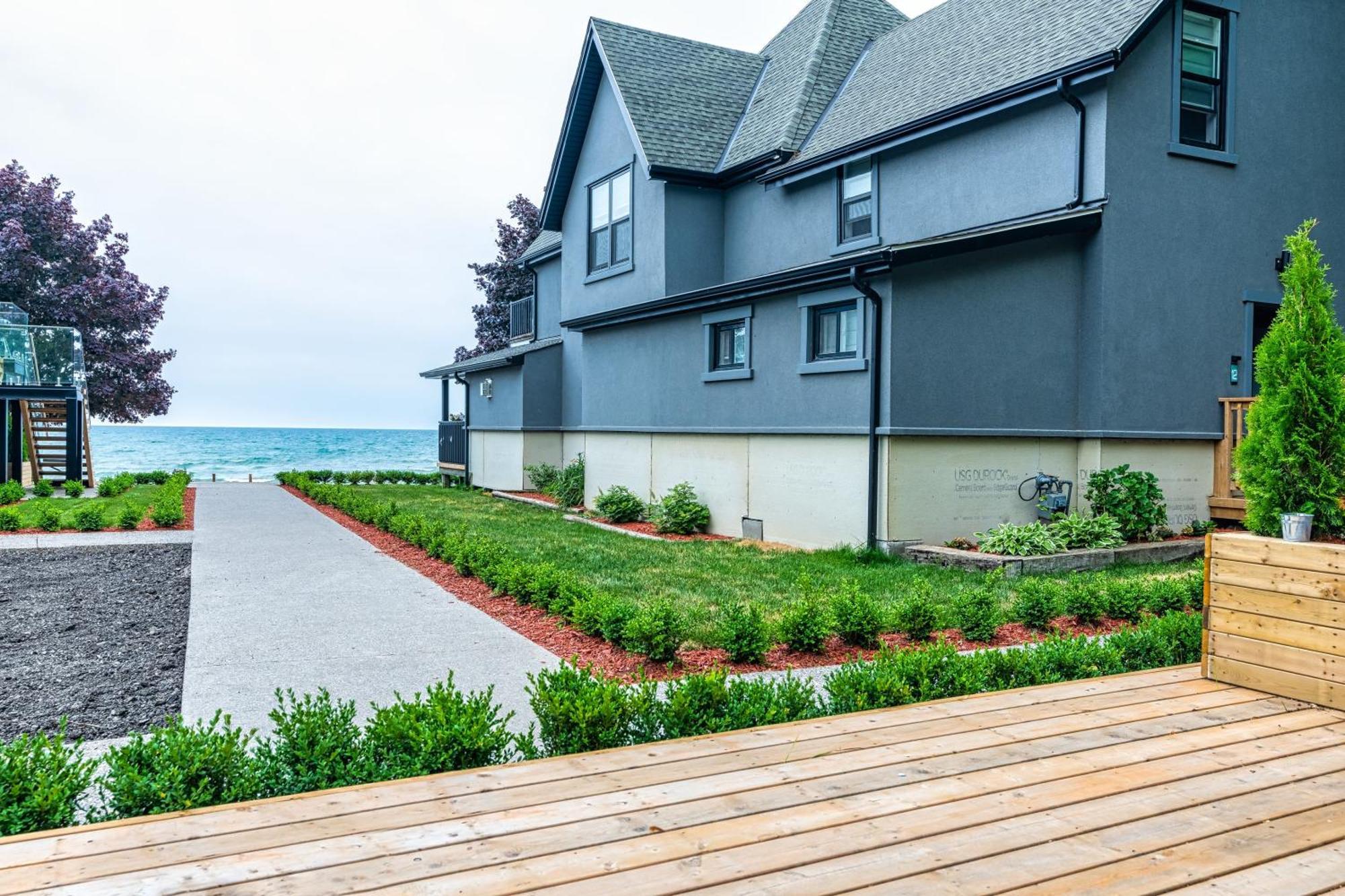 The Long Beach Resort - Beachfront Cottages & Townhouse Suites Wainfleet 外观 照片