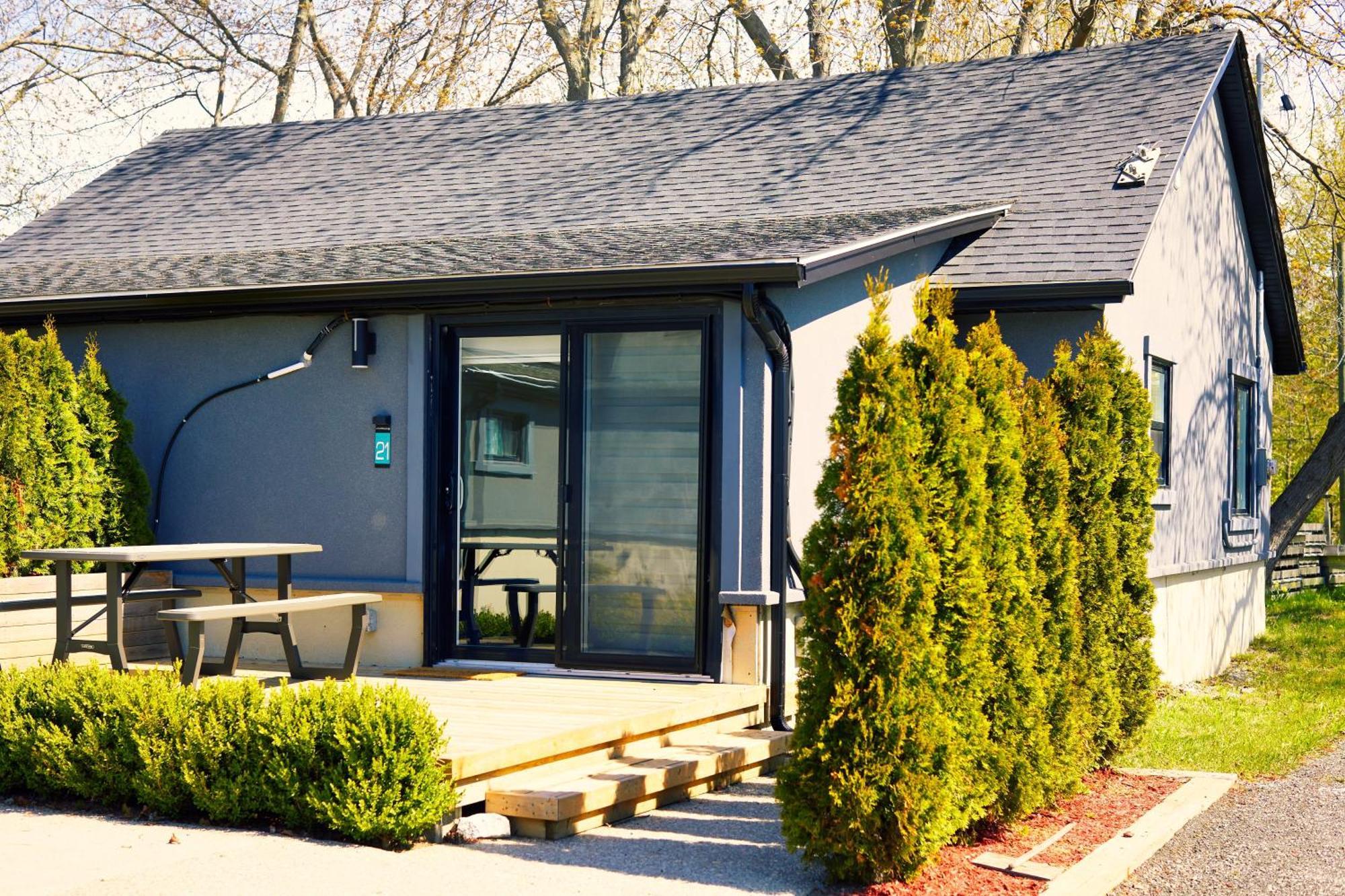 The Long Beach Resort - Beachfront Cottages & Townhouse Suites Wainfleet 外观 照片