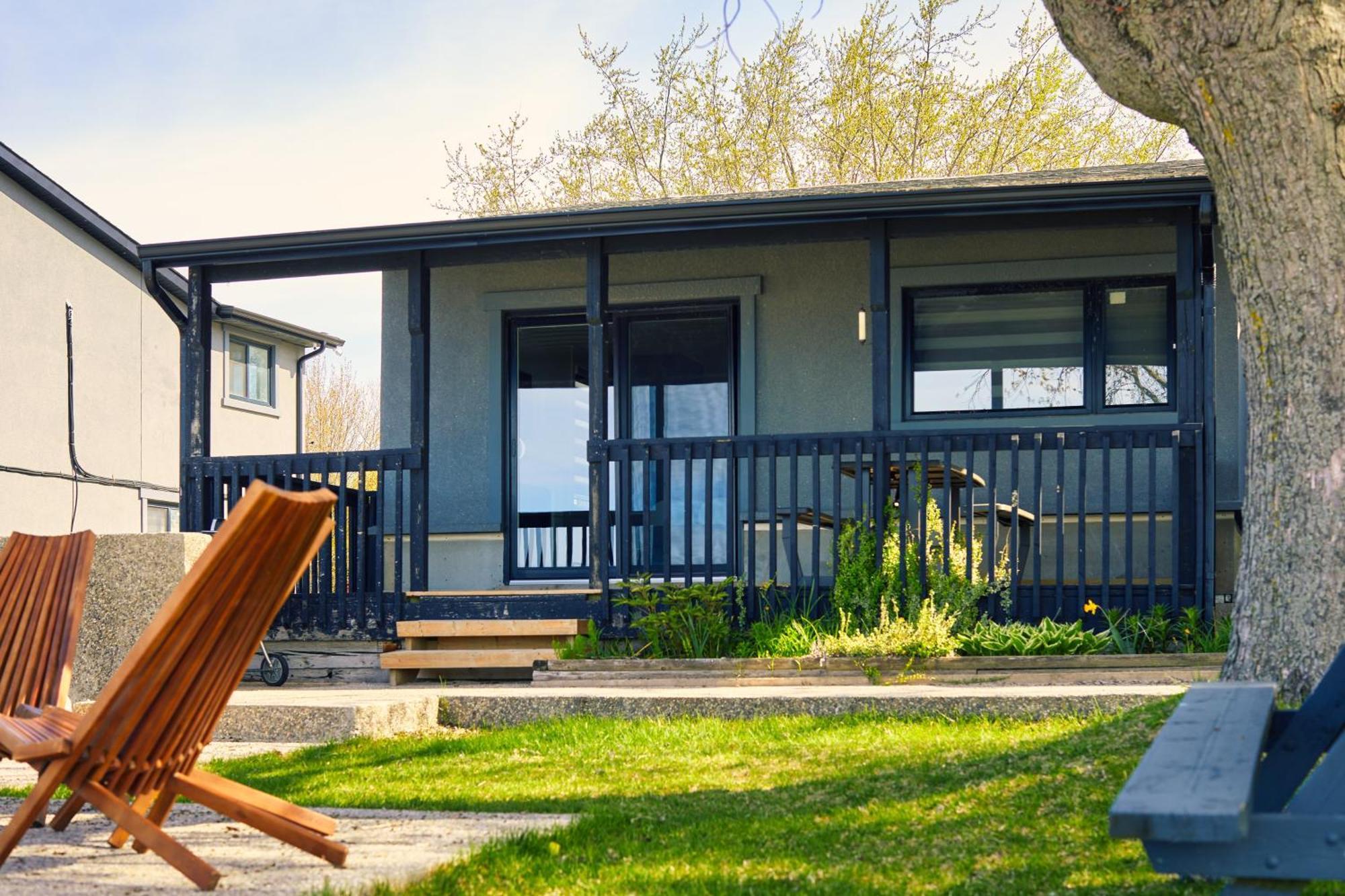 The Long Beach Resort - Beachfront Cottages & Townhouse Suites Wainfleet 外观 照片