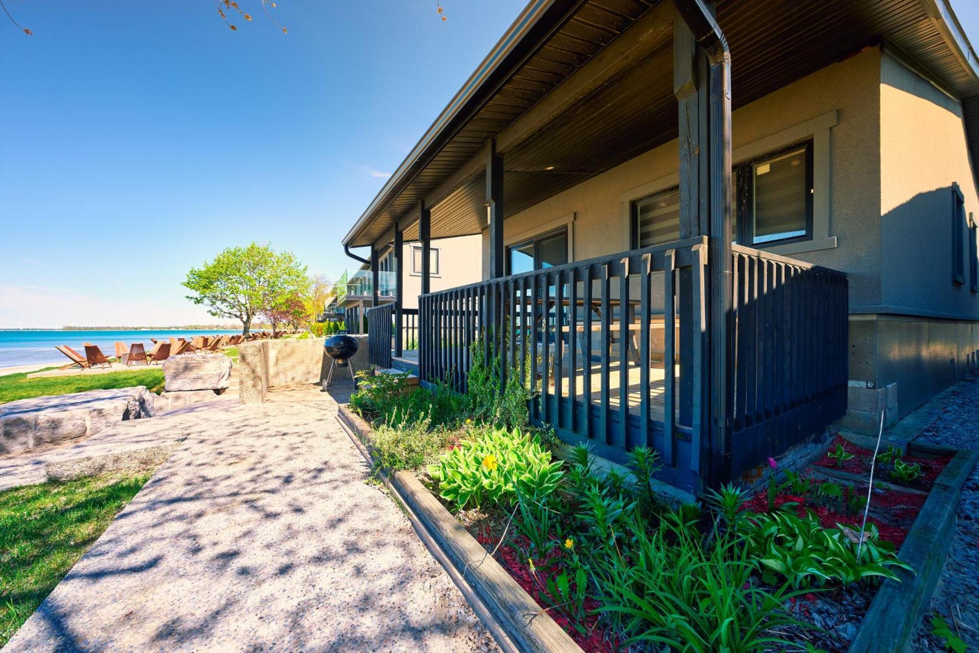 The Long Beach Resort - Beachfront Cottages & Townhouse Suites Wainfleet 外观 照片